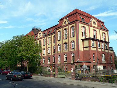 JKI department building in Berlin. Historical department building of the JKI site in Berlin (Dahlem).